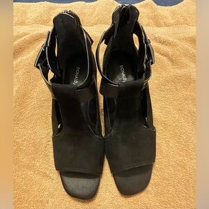 NWOT rage size 8 black Donald Pliner